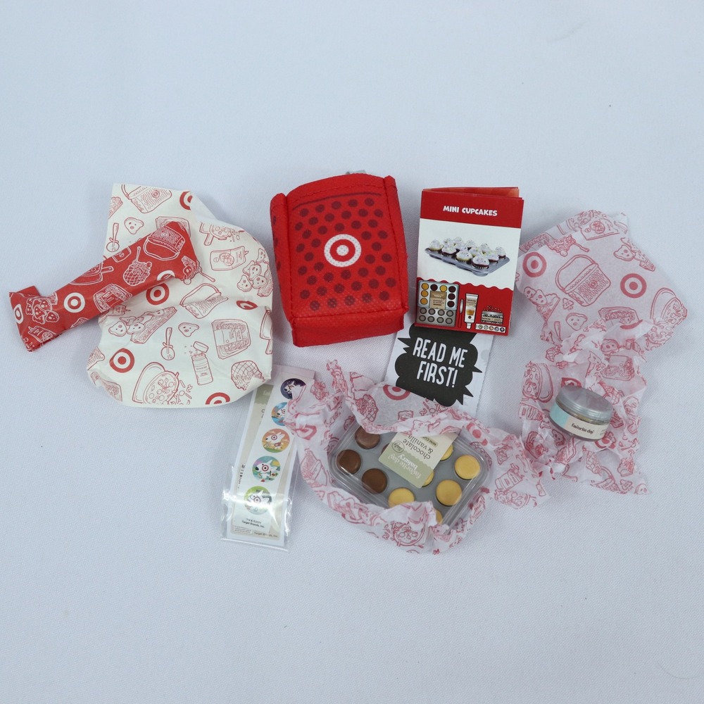 MGA Miniverse Make It Mini Target Food Favorites Mini Cupcakes New Opened